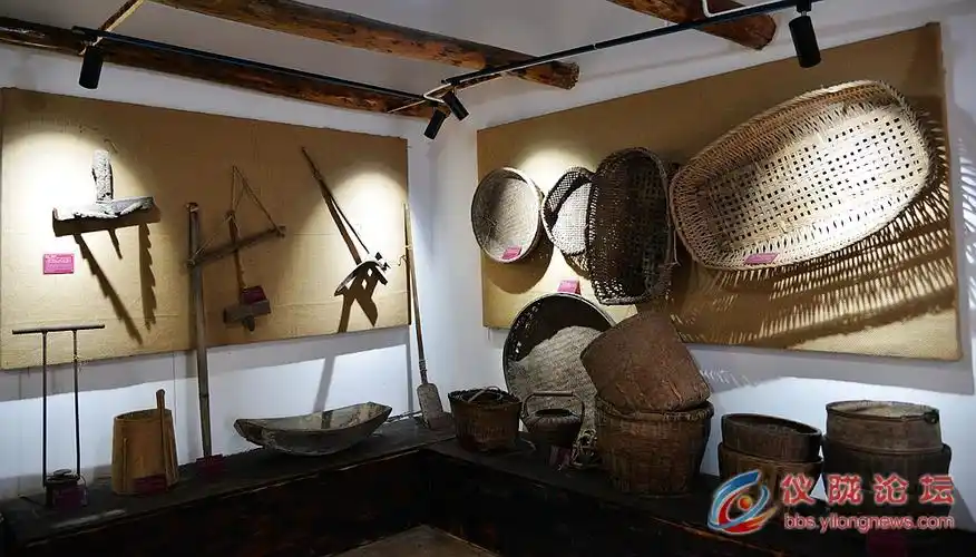 仪陇日兴黎明村农耕博物馆传统农具让人大开眼界
