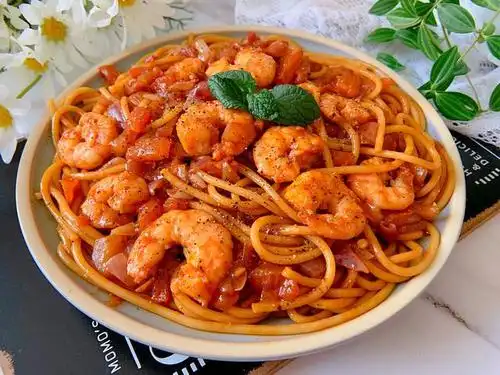 番茄虾仁意面好吃的秘诀,掌握这两点,意面更劲道,味道更鲜美!