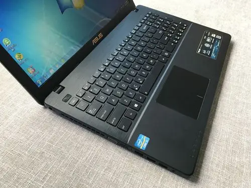 9成新华硕x552v笔记本电脑,三代i5处理器 4g内存 500g硬盘