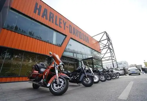 抓住北京秋天的尾巴试驾体验哈雷2020款经典继承者和街霸