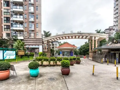 布吉阳光花园精装两房,南北通透采光好