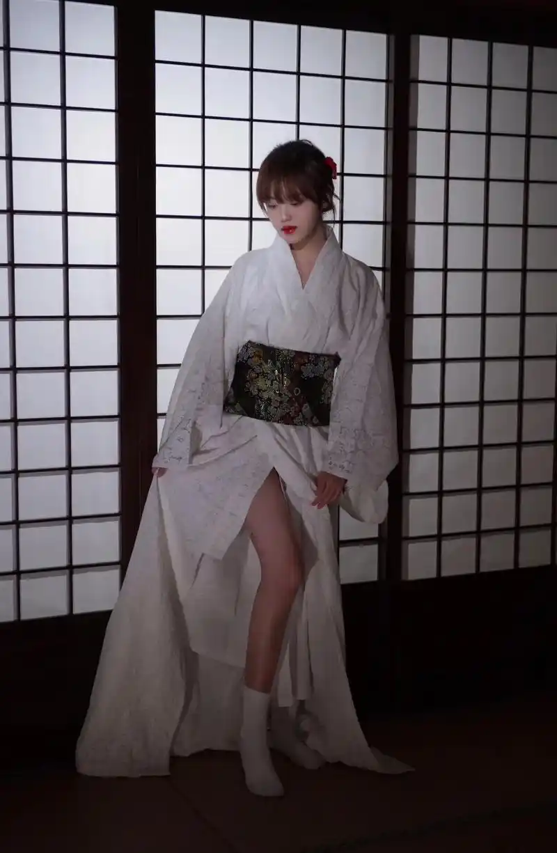 我只为你如此情动.#摄影 #日式写真 #和服 #成都约拍 - 抖音