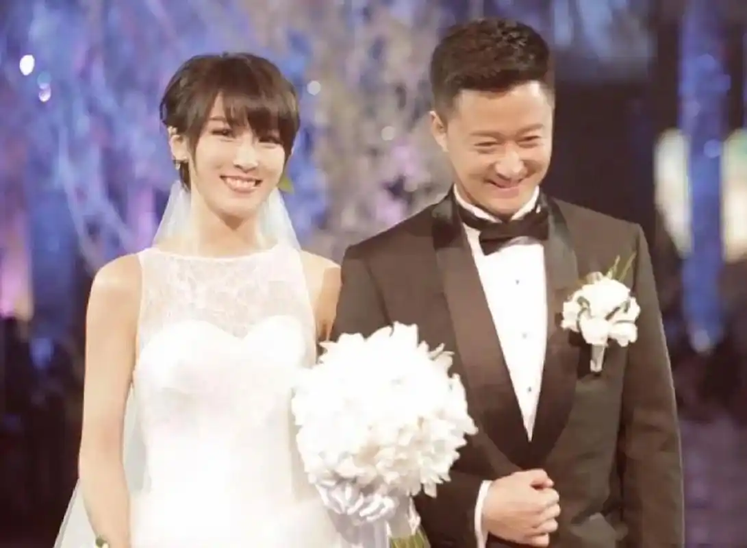 吴京老婆谢楠怎么变这样了?太瘦了吧[白眼]