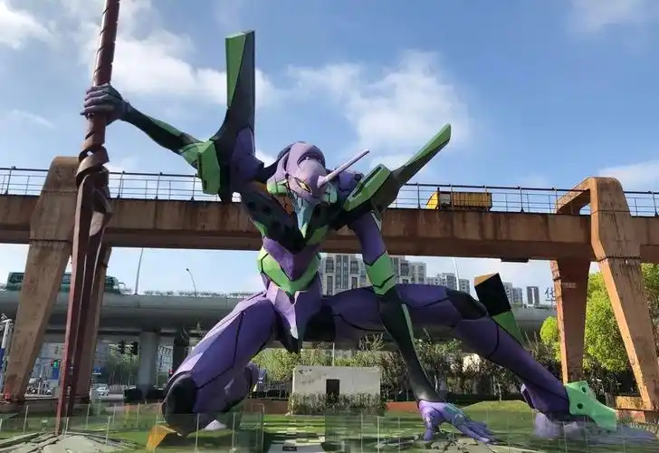 上海的11eva初号机坐落静安新业坊eva广场2506米的身高