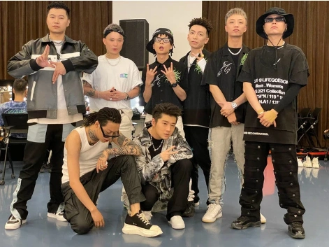 近日两个说唱厂牌的同框刷屏了说唱圈