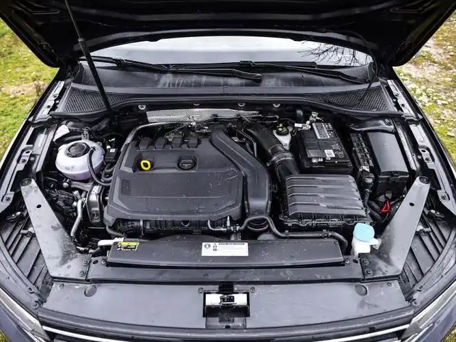 大众帕萨特曲轴传感器在哪里