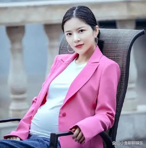 其实王灿经常在社交平台晒出自己的各种写真或者杂志硬照,而且每次都