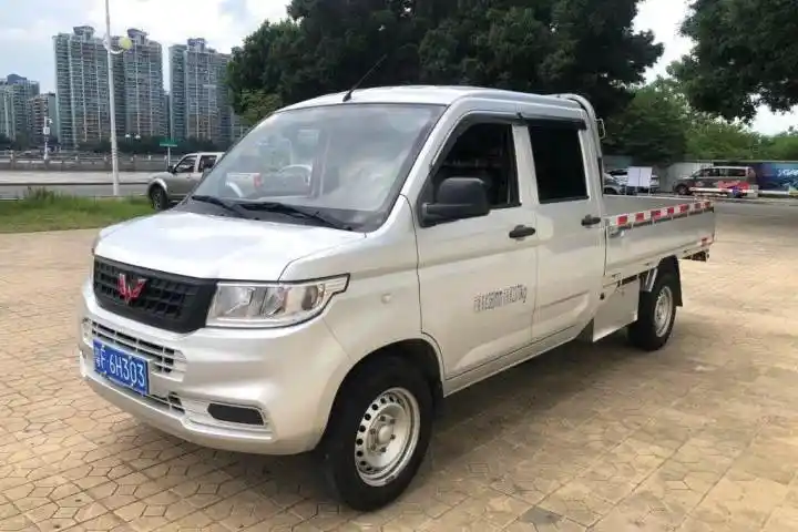 五菱 荣光新卡 2019款 新卡 1.8l双排国vi lj479q6