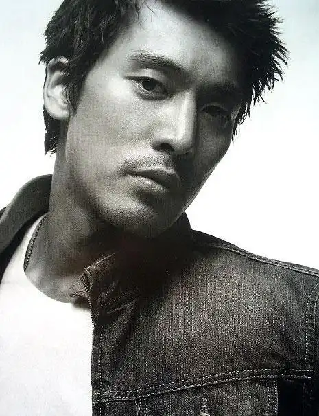 资料图片:韩国成熟派男星金民俊写真(3)