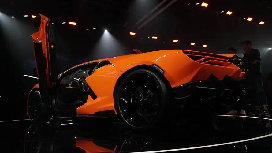 全新大牛归来兰博基尼revuelto