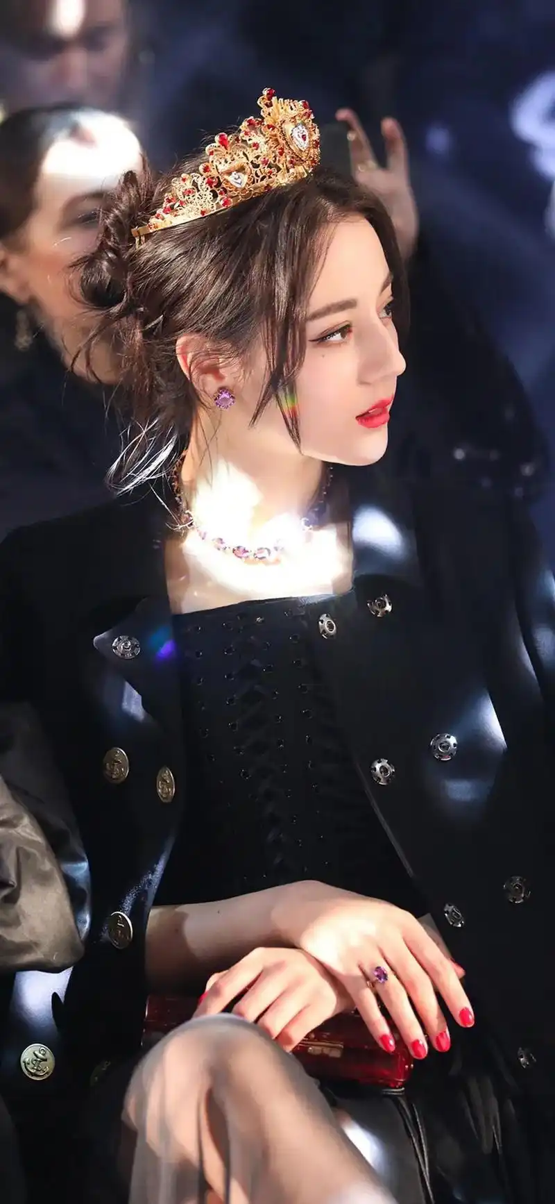 时尚大片 #女神 #大长腿 高清手机壁纸 迪丽热巴好看的小 - 抖音