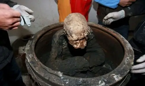 罕见女性肉身佛,圆寂3年头发长出1寸,手势也有变化