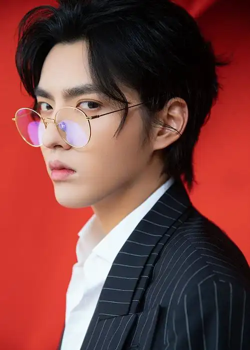 陆墨清从a啊里转采于2020-08-09 23:45:32吴亦凡人像(男性)陆墨清该