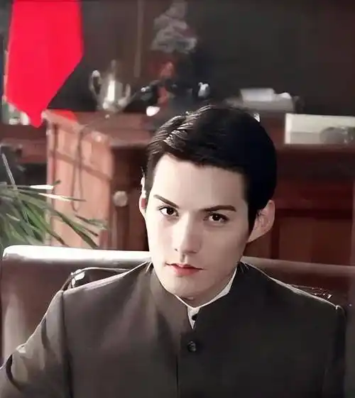 2000年,严屹宽被富婆看上,严屹宽陷入两难的境地,他做了决定_杜若溪