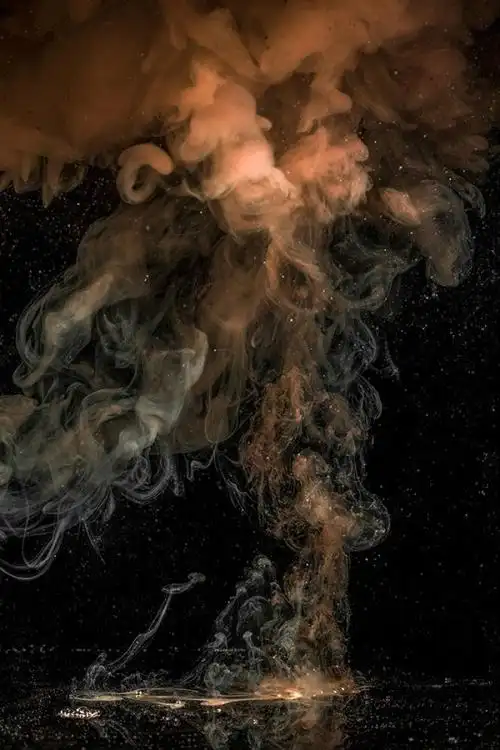 【迷人的液态墨水艺术】墨水注入液体中,混合的瞬间会出现什么样的