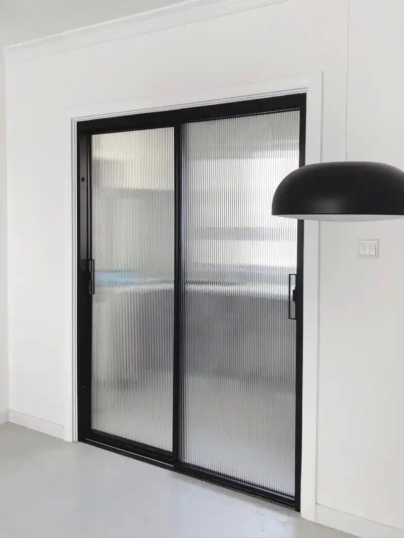 厨房门太满意啦!极窄黑边框77超白长虹玻璃,简直是神仙组合!
