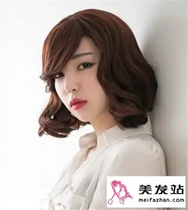 中短发女生流行卷发发型 可爱韩式蛋卷头最百搭