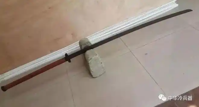 同为长杆双手刀斩马刀与苗刀有什么区别