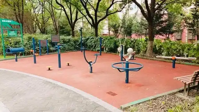 快看!闵行这里的社区健身点超酷,年轻人小朋友都爱来