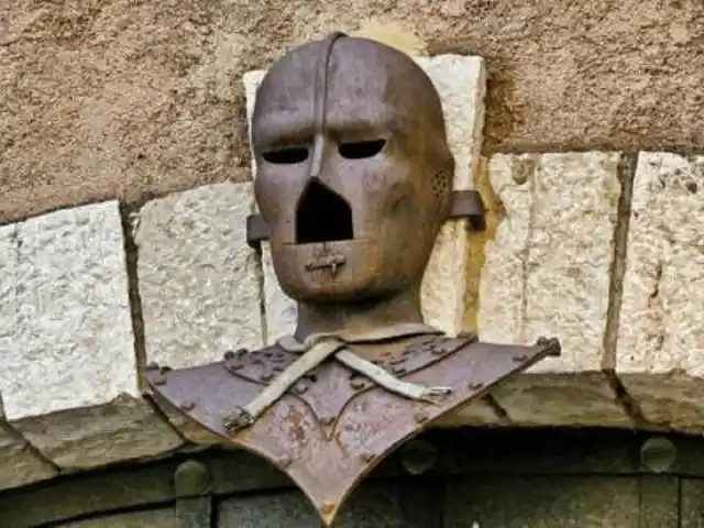 "铁面人"到底是谁?被秘密囚禁34年,死后所有痕迹都消失了