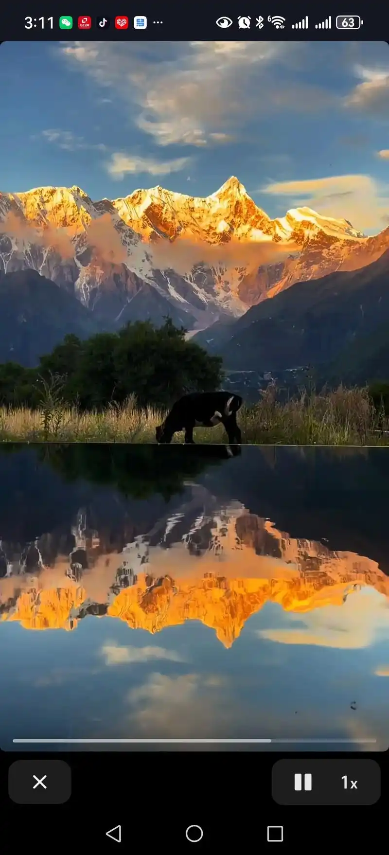 日照金山的意义远不止于眼前的壮丽景色.它象征着光明与希望