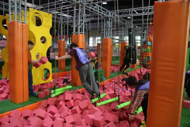 拓展团建活动之室内闯关挑战赛_比赛_体力_团队