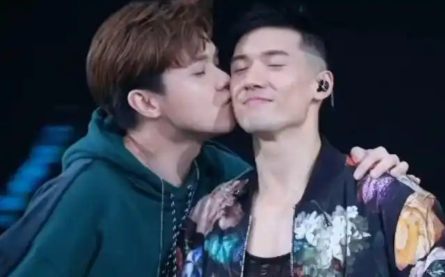 全程高甜的"婚礼现场"～张敬轩 关智斌