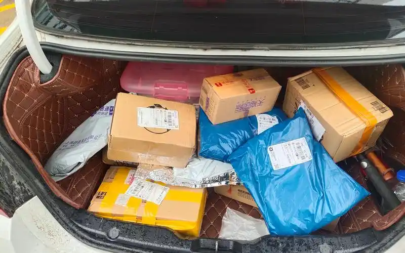 活动作品双十一拆箱视频以后备箱的快递