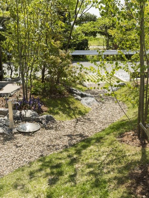 剑源共挤木日式自然风杂木庭院