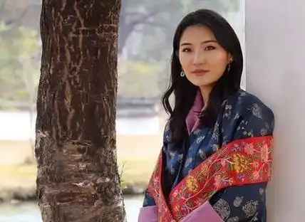 不丹童话婚姻破灭!国王曾为她放弃一夫多妻,如今有新欢冷落王后