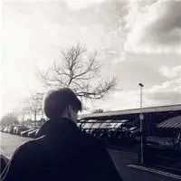 伤感的头像男生背影点击鼠标右键下载