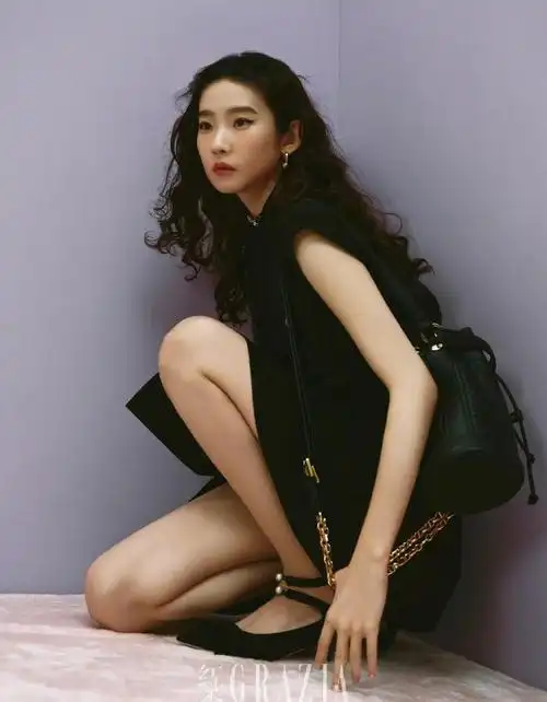 张艺凡真的太美了身材高挑比例完美无瑕