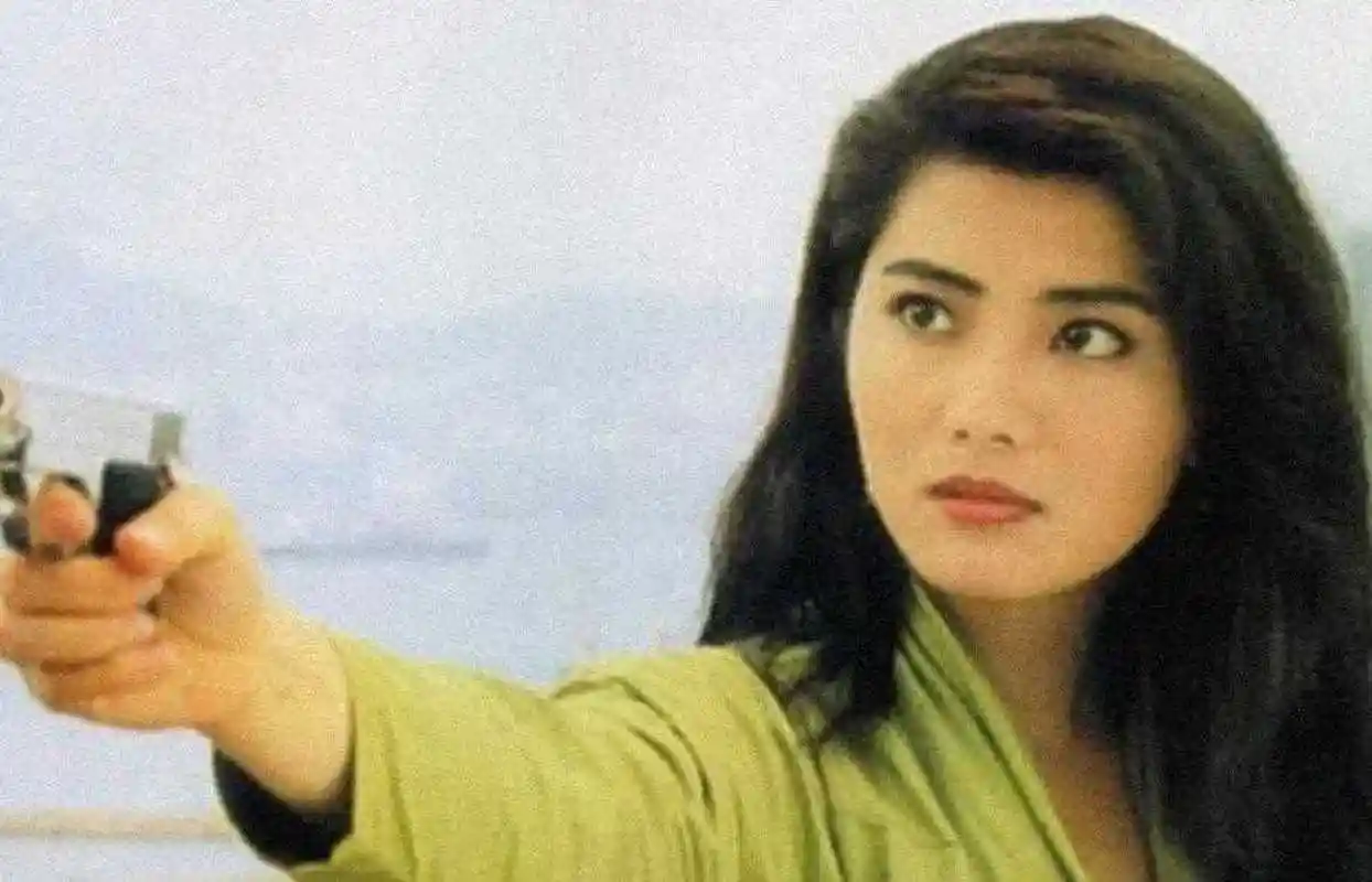 年轻时的杨丽菁英姿飒爽,冷艳貌美!