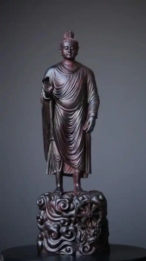 紫檀 犍陀罗佛像 古犍陀罗,熔古印度之慈悲神圣, 大气而兼优美,崇高不