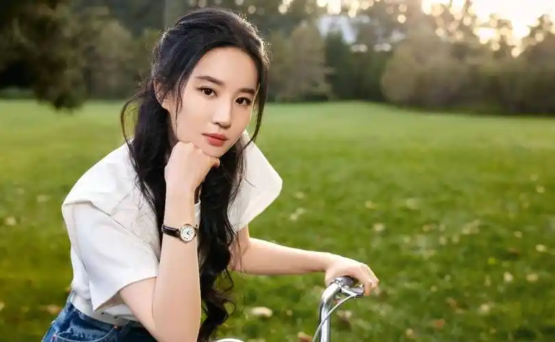 把小林青霞和杨颖放一起,果然还是香港姑娘美_刘亦菲_林依晨_钟丽缇