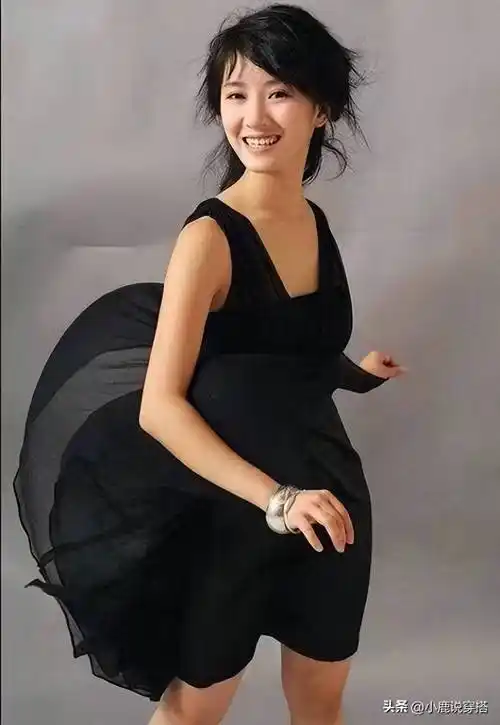 她是陈道明隐藏38年的女儿,长相清秀撞脸李念,美得让