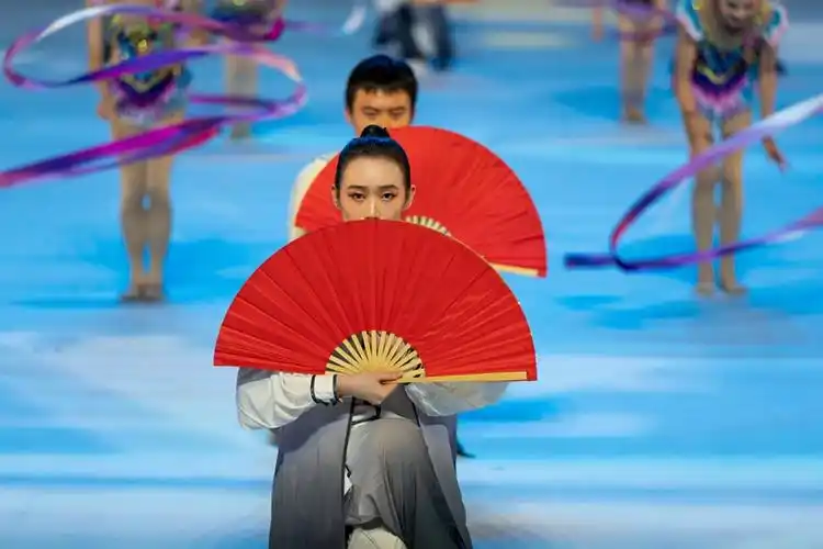 太极扇舞蹈演员.