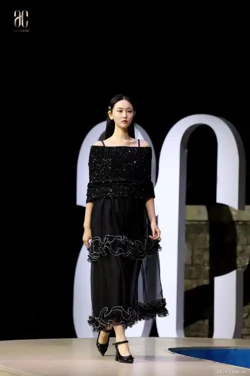 尽显高端东方时尚独特魅力|女装|club|anna|caselli_网易订阅