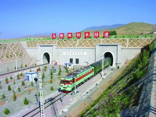 昆仑山隧道国内第一条客运专线——秦沈客专全国第一长山岭隧道——石