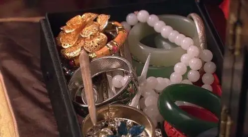 甄嬛传为何总是出现镯子的特写镜头?时隔八年才发现导演用心良苦