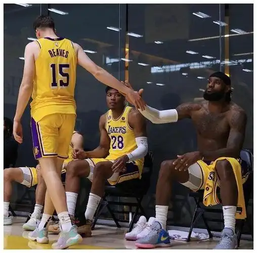 里夫斯|詹姆斯|纹身_新浪新闻