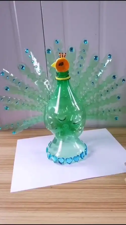 变废为宝,有了灵感立马就做,雪碧瓶子自己也没想到会变的那么美