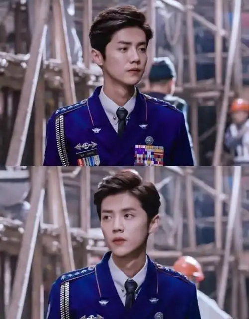 鹿晗江洋的军装造型绝对是我心中top_高清图集_新浪网