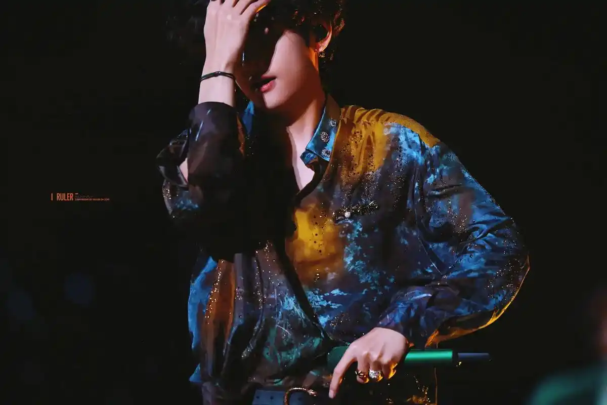 金泰亨 #teahyun #壁纸分享 泰亨这几张当壁纸绝绝 - 抖音