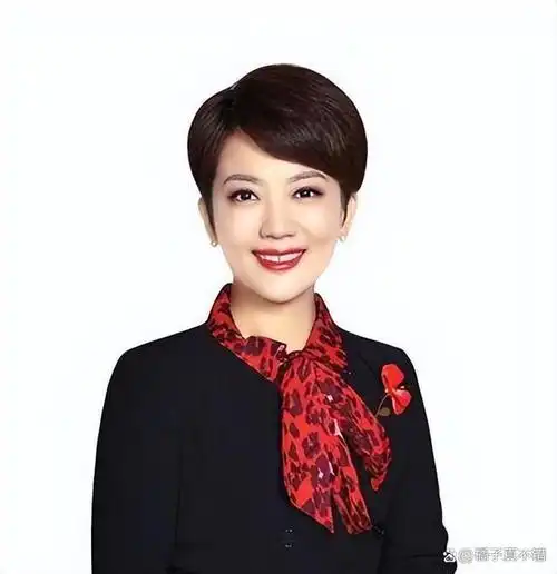 央视主持人王端端:曾经因直播时落泪惹争议,嫁同行老公幸福美满