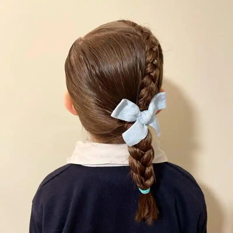 小女孩发型简单扎发推荐低扎侧边马尾辫 #低马尾扎发# #低马尾这样扎