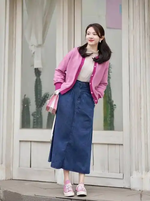 针织衫和衬衫的搭配技巧,遮肉显瘦又洋气_上衣_藏蓝色_衣服