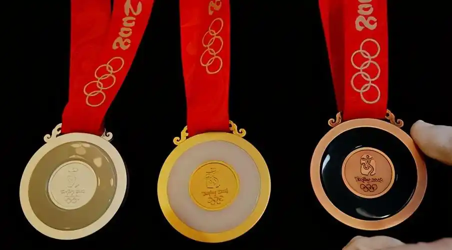 奥运会蹦床冠军朱雪莹发文求助_奖牌