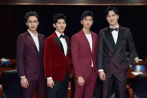 这四位男艺人肩并肩站一起的合照,兔子们来排个序呗 —— 晋江文学城