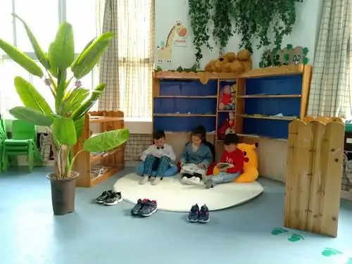 温馨书屋,是孩子们最喜欢去的地方.